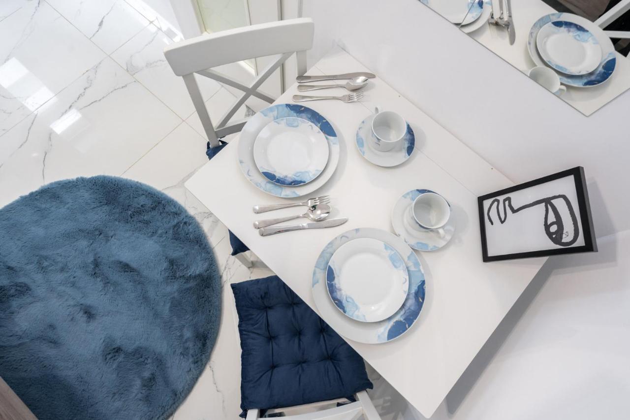 Blue-Line-Apartment-Unirii Boekarest Buitenkant foto